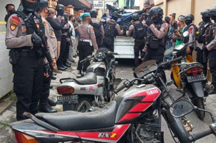 Motor Yamaha RX-Z dan Suzuki RG-R yang kini jadi incaran kolektor, disita polisi dari sebuah rumah kosong di Kampung Panularan, Laweyan, Solo, Rabu (24/2/2021). 
