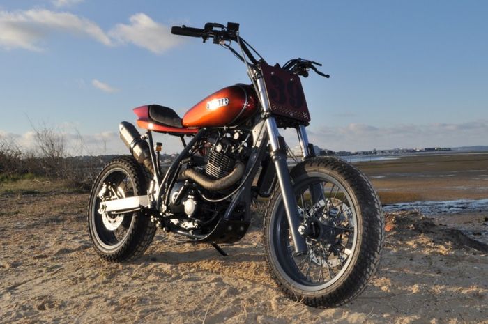 Suzuki DR650 Djebel street tracker