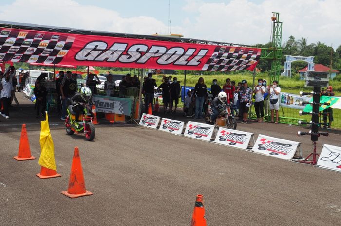 Motor listrik komunitas Kosmik Indonesia terjun di drag bike 201 Bodisa (6-7/3) 