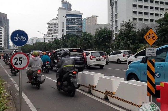 Kendaraan Bermotor Terobos Jalur Sepeda Permanen Bakal Didenda Rp 500 Ribu Gridoto Com