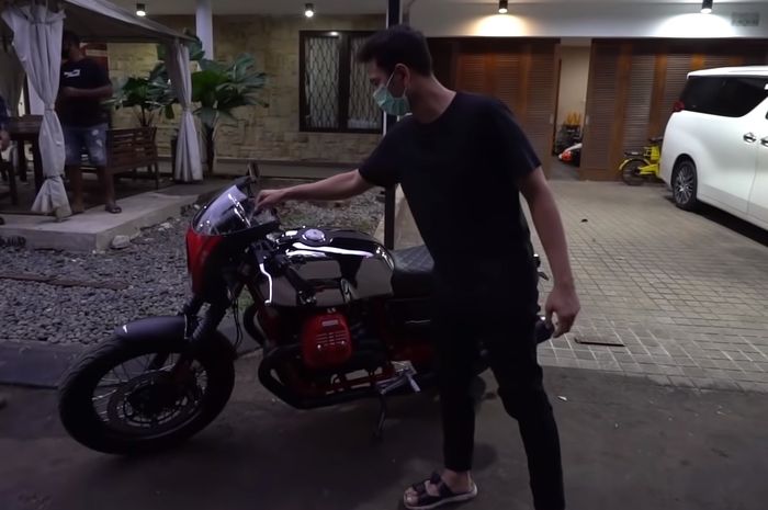 Moto Guzzi V7 III Racer 10th Anniversary Edition milik Raffi Ahmad.