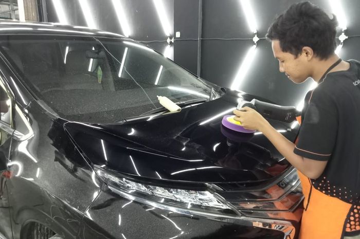 Ilustrasi coating mobil bekas