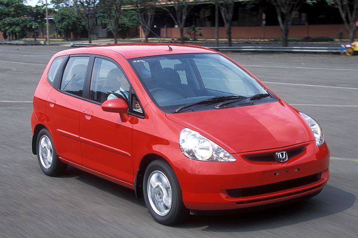 Sampai dengan Maret ini total (Penjualan Honda Jazz) 328.291 unit dari 2004-2021