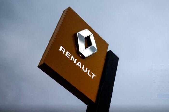 Renault jual sahamnya di Daimler pada Jumat (12/03/2021) lalu.