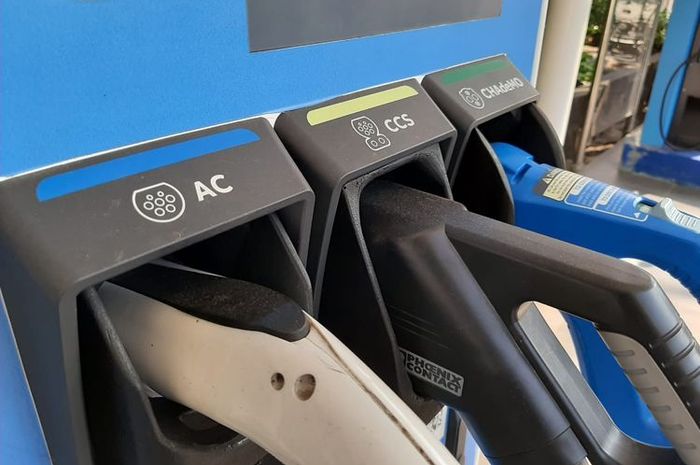 ilustrasi Stasiun Pengisian Kendaraan Listrik Umum (SPKLU)