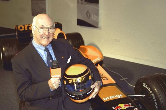 Komentator legendari F1, Murray Walker meninggal dunia.