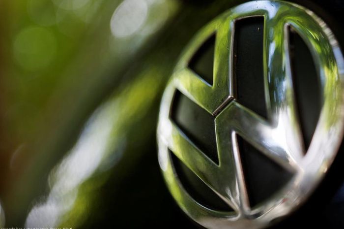 Volkswagen (VW) ingin mengejar Tesla di pasar mobil listrik dunia.