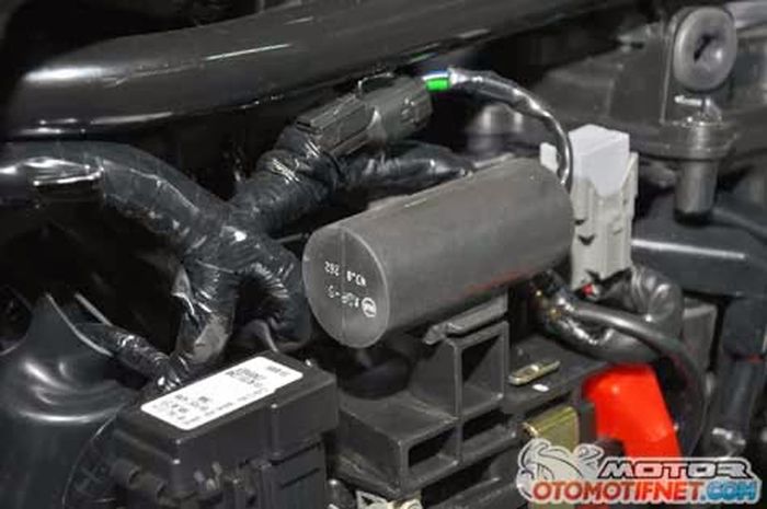 Kondensator di motor injeksi Honda