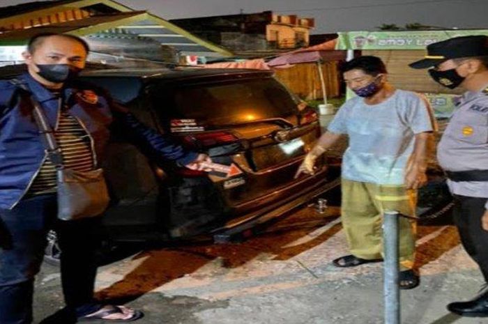 Toyota Calya yang parkir di daerah Jl Abi Kusno Cokro Suyoso, Kertapati, Palembang jadi sasaran maling ban serep