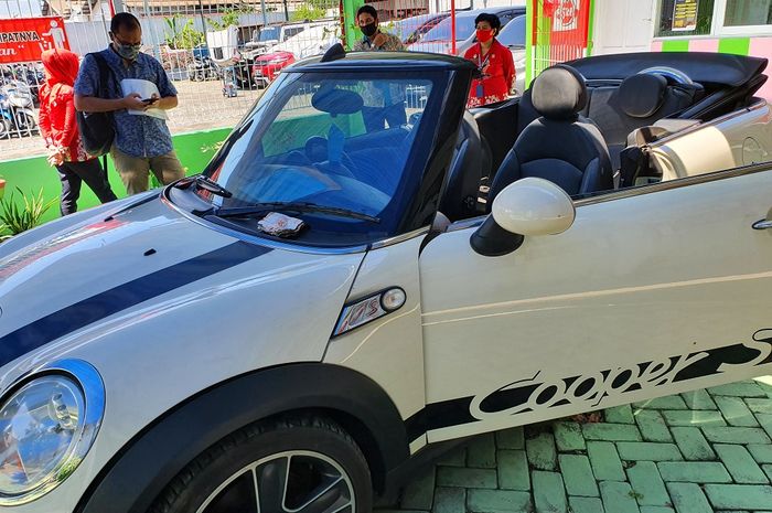 penampilan Mini Cooper S yang akan Dilelang KPKNL Sidoarjo, Jawa Timur.