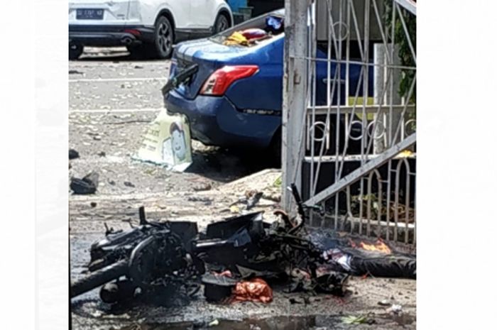 Bom bunuh diri di Gereja Katedral Makassar