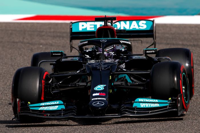 Lewis Hamilton entaskan harapan Max Verstappen Untuk menang seri pertama. 