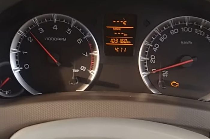 Indokator fuel AVG, temperatur dan spidometer Suzuki Ertiga tiba-tiba tak bekerja saat mobil lagi jalan