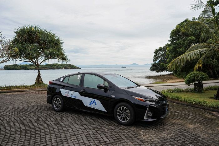 Toyota-Astra Motor (TAM) telah memasarkan Prius Hybrid Electric Vehicle sejak 2009
