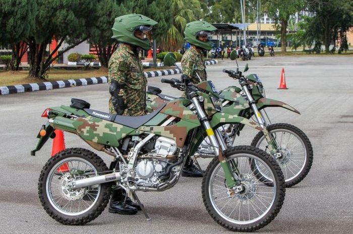 Kawasaki KLX 250 jadi armada untuk tentara Malaysia.