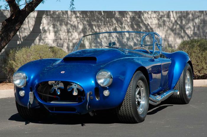 Shelby Cobra 427 Super Snake yang terjual di angka Rp 79 miliar lebih.