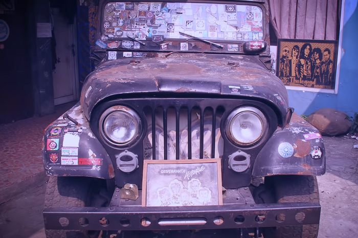 Jeep CJ-6 yang sudah menemani Slank dari awal berkarir di dunia musik Indonesia.
