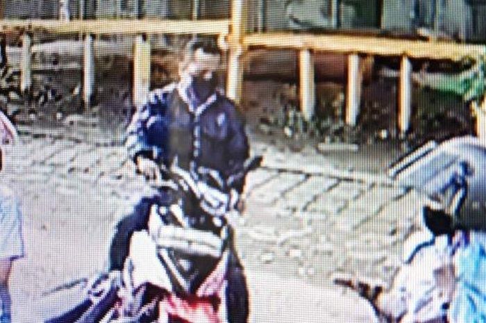 Motor milik wanita asal Banten saat digondol maling di parkiran masjid agung Palabuhanratu 