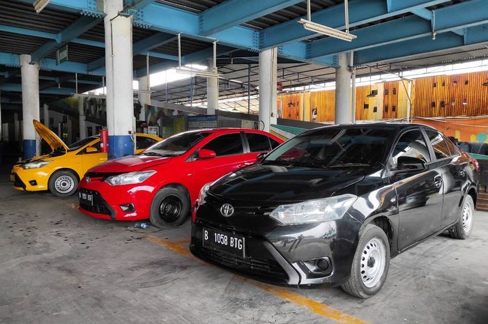 Toyota Vios Limo gen 3 di Blue Bird Surabaya