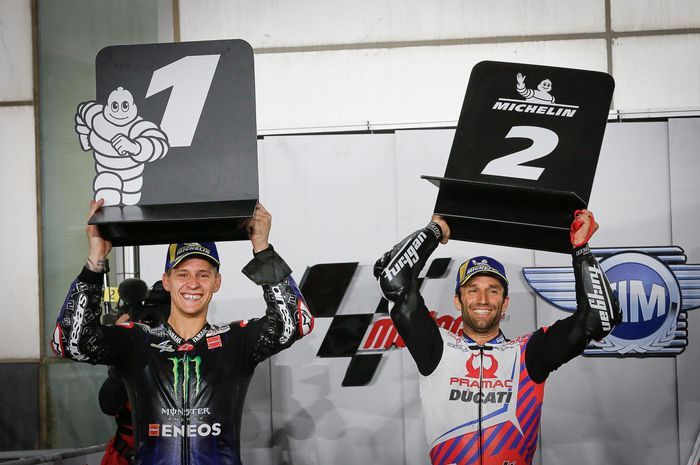 Dua pembalap Prancis, Fabio Quartararo (Monster Energy Yamaha) dan Johann Zarco (Pramac Racing) sukses naik podium bersama di MotoGP DOha 2021.