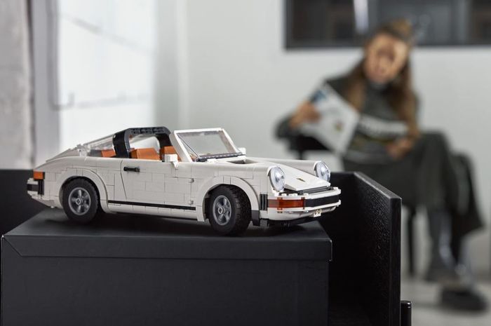 OtoToys LEGO Porsche 911