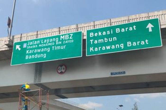 Jalan layang MBZ