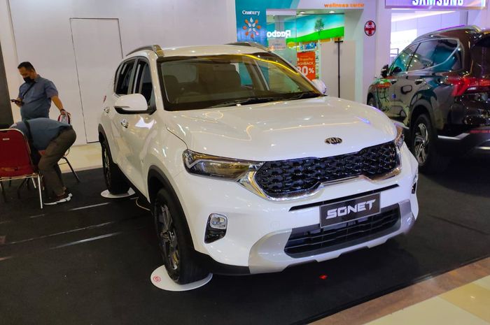 KIA Sonet 7-Seater dipamerkan di Semarang