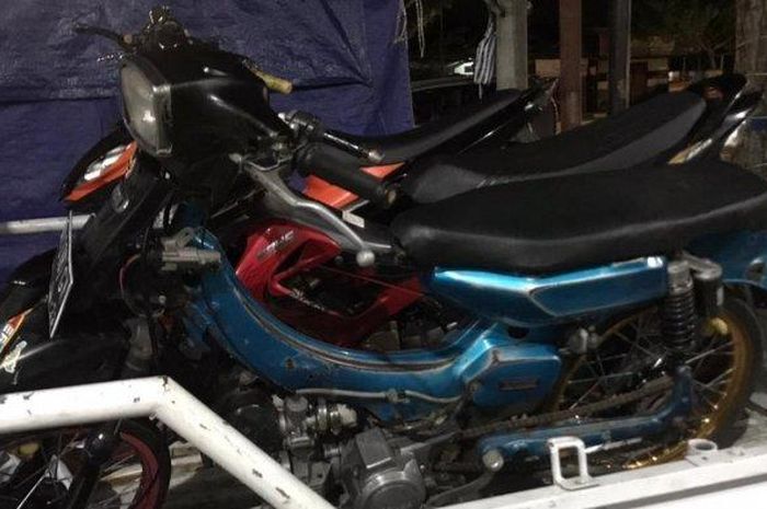 Sejumlah motor yang diamankan jajaran Polres Karanganyar saat menggerebek lokasi balap lias, Sabtu (10/4/2021).