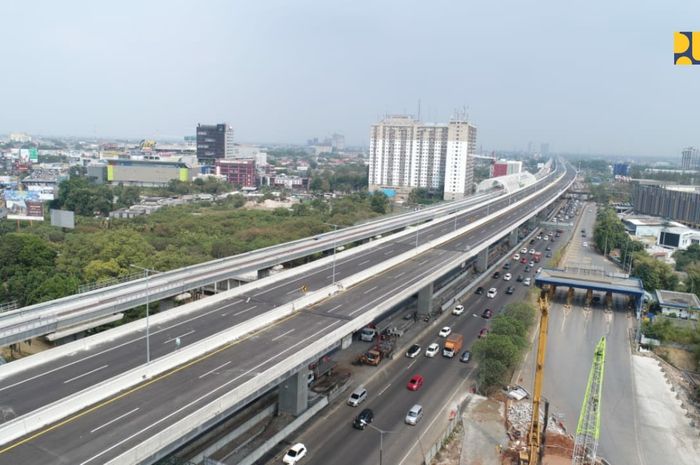 Jalan Tol Jakarta-Cikampek II Elevated atau Jalan Layang MBZ Sheikh Mohamed Bin Zayed.