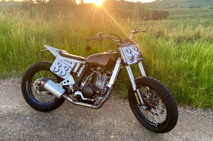 Yamaha WR450 Street Tracker 