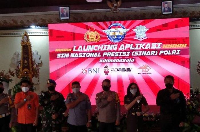 Bertempat di Lantai III Gedung Pesat Gatra Polresta Denpasar, Launching Aplikasi SINAR dihadiri Kapolda Bali dan stockholder.