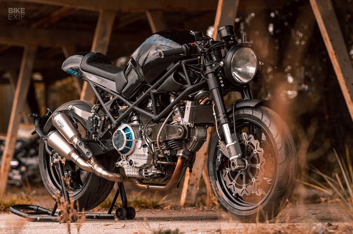 Ducati Monster 900 cafe racer 