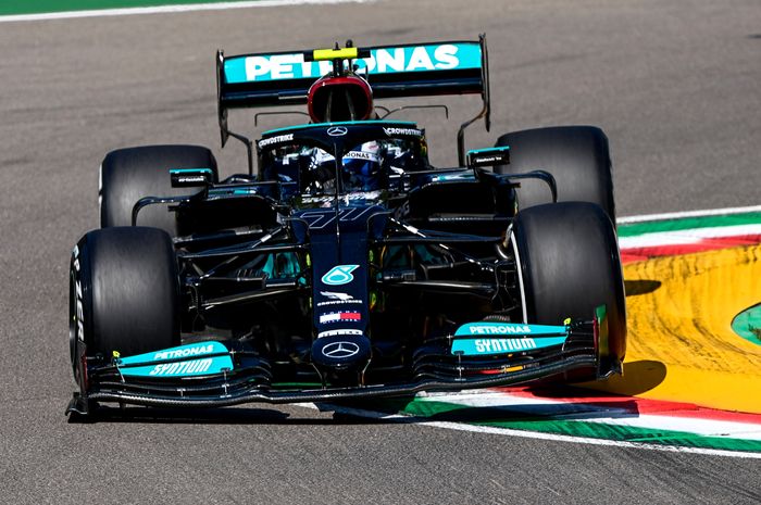 Valtteri Bottas berhasil memimpin dominasi Mercedes pada FP1 F1 Emilia Romagna 2021 di sirkuit Imola