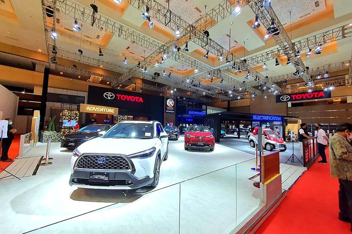 Ilustrasi penjualan mobil di Indonesia