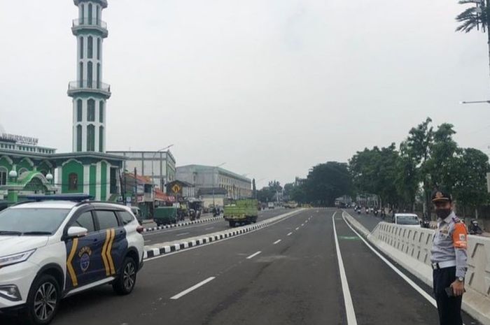 Pembangunan fisik flyover atau jalan layang Cakung, Jakarta Timur sudah rampung