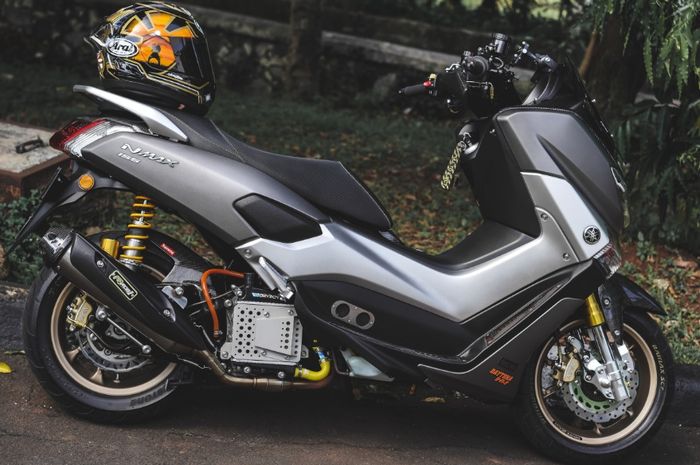 Ubahan kaki-kaki Yamaha NMAX menawan, sokbreker ala motor sport serta upgrade pengereman.