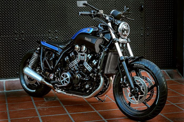 Yamaha V-Max kustom muscle bike