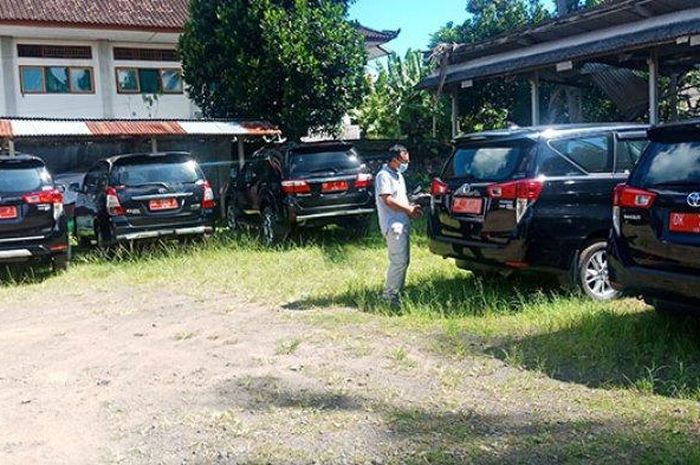 Toyota Kijang Innova dan Fortuner Dinas yang dikembalikan Pimpinan DPRD Bangli, Bali