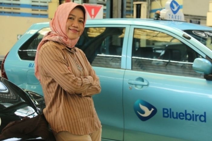 Bintarti A.Yulianto, selaku Vice President Teknik PT Blue Bird Tbk.  