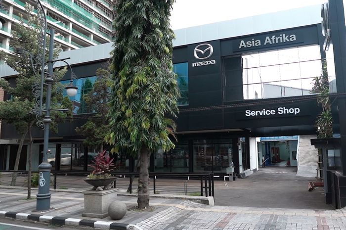 Mazda Asia Afrika di Bandung