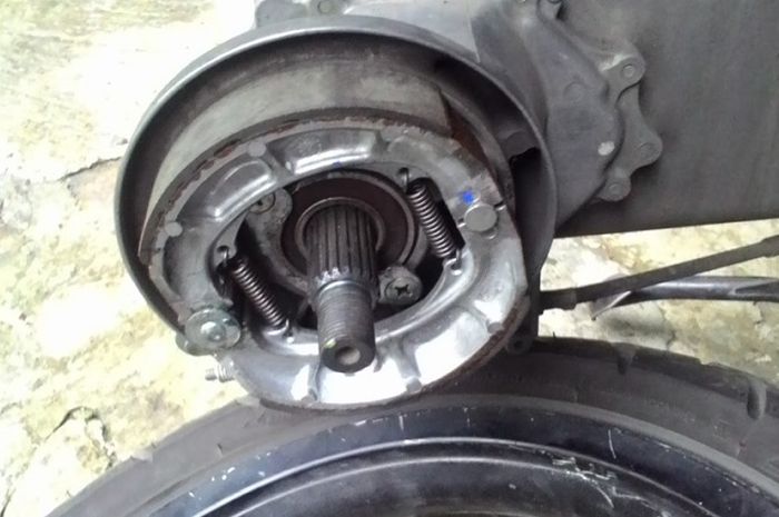 Awas! Ini Rugi Membiarkan Kampas Rem Tromol Motor Matic yang Sudah