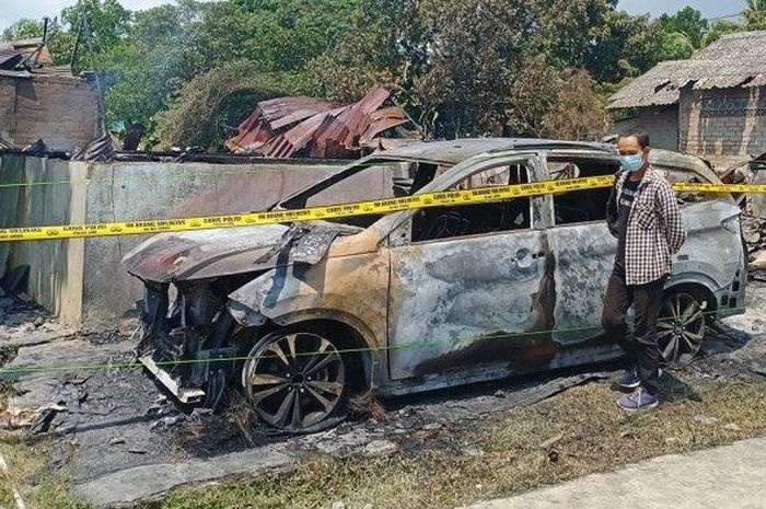 Daihatsu All New Terios yang menjadi salah satu korban kebakaran 12 kamar kos di Sengkuang Dalam, Tanjung Sengkuang, Batam