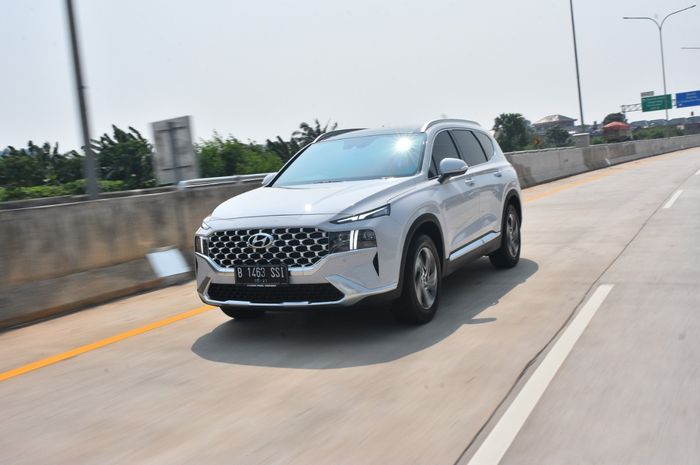 Jangan sembarang pakai engine brake mobil matik selama perjalanan libur akhir tahun.