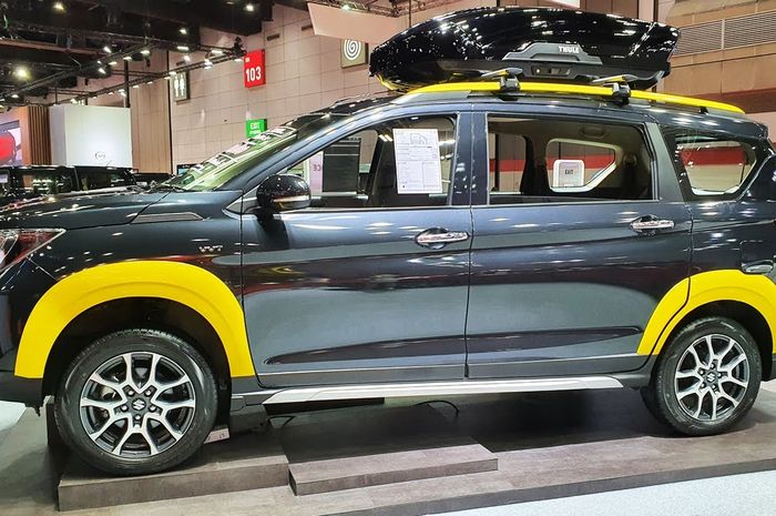 Inspirasi modifikasi Suzuki XL7 mentereng dengan aksen kuning