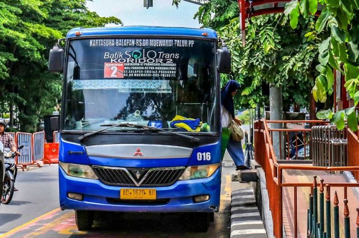 Bus Batik Solo Trans (BST)