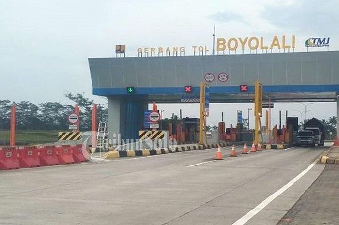 suasana pintu exit Tol Boyolali, Kragilan, Kecamatan Mojosongo, Kabupaten Boyolali, Jum'at (7/5/2021). 