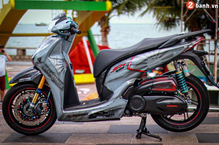 Modifikasi sangar Honda SH300i 