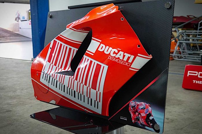 fairing Ducati Desmosedici GP 2009 milik Casey Stoner yang dijual. 