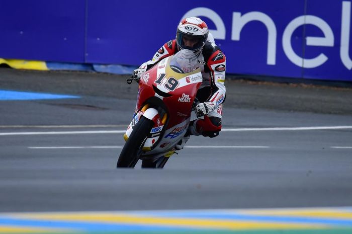 Andi Farid Izdihar alias Andi Gilang sukses jadi pembalap tercepat di sesi warm-up Moto3 Prancis 2021, Minggu (16/05).