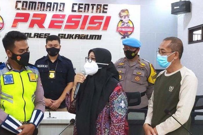 Emak-emak yang memaki polisi saat diputarbalikkan akhirnya meminta maaf di Polres Sukabumi